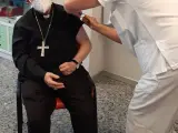 El cardenal Cañizares recibe la vacuna contra el coronavirus