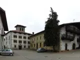 Caserones construidos con piedras de siller&iacute;a en Lekunberri.