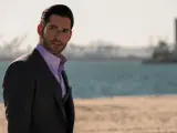 Tom Ellis como Lucifer