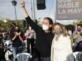 Pablo Iglesias y la ministra de Trabajo, Yolanda D&iacute;az, durante el acto de cierre de campa&ntilde;a.