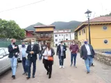 Marcos Líndez y Álvarez-Pire visitan el concejo de Caravia