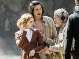 Olga Kurylenko, Adam Driver y Terry Gilliam rodando 'El hombre que mató a Don Quijote'.