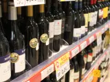 Archivo - Arxiu - Begudes alcohòliques en un supermercat