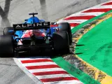 Fernando Alonso, al volante de su Alpine