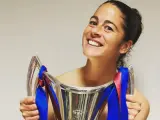 Marta Torrejón, desnuda con el trofeo de la Champions