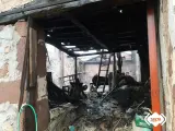Extinguido un incendio declarado en una caseta de aperos en Los Villares (Cabranes)