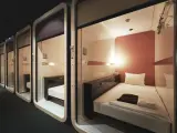 Las habitaciones de este hotel c&aacute;psula son m&aacute;s 'elegantes' y se encuentra a solo 4 minutos a pie de la estaci&oacute;n JR Akihabara, en la animada ciudad el&eacute;ctrica.