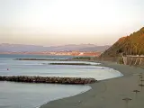 Se sitúa en la ciudad, muy cerca de la zona monumental, y cuenta con bandera azul, por lo que es propicia para el baño. Como urbe costera que es, sus playas también son un gran plan, especialmente en los meses de verano. (Foto: Wikipedia/Dennis Jarvis)