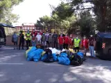 Unos 30 jiennenses colaboran en una jornada de limpieza en El Neveral