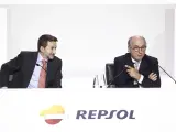 El consejero delegado de Repsol, Josu Jon Imaz, y el presidente de la petrolera, Antonio Brufau