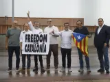 Los líderes independentistas posan exultantes tras obtener el indulto del Gobierno de Pedro Sánchez