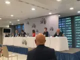 Un discurso del ministro principal gibraltareño, Fabian Picardo, en Madrid se ha visto interrumpido este martes por gritos de "Gibraltar español", en un boicot que han reivindicado las juventudes de VOX. 

"Al pirata Picardo hay que recibirle como se merece", han publicado en su cuenta de Twitter, junto a un vídeo en el que se aprecia cómo un altavoz oculto en la sala obligar a interrumpir el acto mientras sonaban reivindicaciones soberanistas.