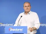 Monago pide que Sánchez convoque elecciones por su "sarta de mentiras" a los españoles y a Vara el fin del "seguidismo"