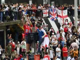 Hinchas ingleses en Londres antes de la final de la Eurocopa