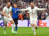 Luke Shaw adelantó a Inglaterra en la final de la Eurocopa.