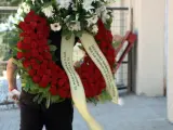 El pueblo saharaui le dedica una corona de flores a Pilar Bardem