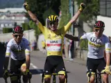 Tadej Pogacar celebra su victoria en el Tour de Francia 2021
