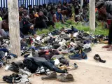 Unos 300 inmigrantes subsaharianos entran en España por la valla de Melilla