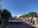 Unas "500 personas" protestan en El Ronquillo por la "reducción" de servicios sanitarios en verano