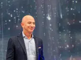 FILED - 25 September 2019, US, Los Angeles: Jeff Bezos, head of Amazon, can be seen on the fringes of the company's novelties event. Washington Post owner Jeff Bezos tells Jamal Khashoggi's fiancee Hatice Cengiz: &quot;You are not alone.&quot; Photo: Andrej Sokolow/dpa (Foto de ARCHIVO) 25/9/2019 ONLY FOR USE IN SPAIN