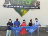 La Pañoleta Solidaria de Biescas, a beneficio de la AECC, está ya a la venta