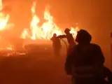 El incendio declarado este sábado entre Navalacruz y Cepeda de la Mora, en Ávila, y que ha quemado ya más de 10.000 hectáreas con un perímetro de 40 kilómetros, se ha convertido en el más grave en España en lo que va de año.