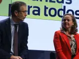 La vicepresidenta Calviño ha instado al Banco de España a actuar sobre los sueldos en la banca española