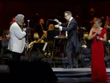 Plácido Domingo y Marta Sánchez cantan a dúo el himno de España en Starlite