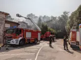 Se incendia una industria de carbón en Villaverde de Pontones pero sin registrarse heridos