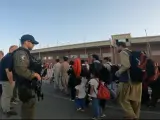 El Gobierno de España traslada a La Rioja a 17 afganos evacuados de su país
