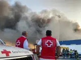 Controlado el incendio en la central hortofrutícola de Mérida