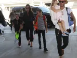 David Beckham y Victoria Adams con sus hijos Brooklyn, Romeo, Cruz y Harper en Los Angeles, en 2015.