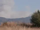 Infoca lucha contra un nuevo incendio provocado por material incandescente en Jubrique