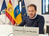 Zapata apela a la "tranquilidad" tras subir La Palma a 'semáforo amarillo' por riesgo volcánico