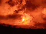 El volcán sigue en fase explosiva: aparece una nueva colada y las cenizas llegan a La Gomera