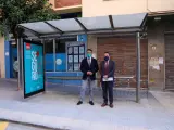 El Ayuntamiento de Málaga moderniza 13 paradas de autobús en el Distrito Este