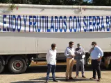 El Ejido y Frutilados del Poniente donan 50.000 kilos de alimento para el ganado de Sierra Bermeja