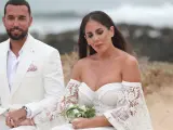 Omar Sánchez y Anabel Pantoja, de boda en La Graciosa.