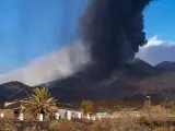 La calidad del aire sigue 'regular' y las cenizas amenazan los aeropuertos de Tenerife Sur y La Gomera