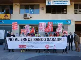 La plantilla del Banco Sabadell en Logroño, en huelga de nuevo este viernes contra el ERE