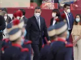 El presidente del Gobierno, Pedro Sánchez, ha sido recibido con abucheos y pitidos a su llegada al desfile del 12 de octubre, que se celebra este martes en el Paseo de la Castellana de Madrid.