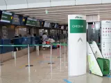 Fiumicino (Italy), 11/10/2021.- The check-in desks are empty due to the general strike that canceled 127 Alitalia flights at Rome's Leonardo Da Vinci airport in Fiumicino, Italy, 11 October 2021. (Italia, Roma) EFE/EPA/Redazione Telenews