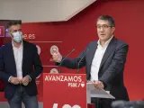 El nuevo portavoz del PSOE, Felipe Sicilia, y Patxi López, secretario de Memoria Democrática y Laicidad.