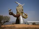 Estatua 'El hombre avión'