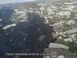 Con la lava atravesando el barrio de La Laguna y amenazando con destruir en estos momentos el colegio y el parque de bomberos, las esperanzas se centran ahora en que las coladas no se desvíen hacia el norte, donde causarían nuevos daños en edificaciones y cultivos.