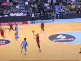 Triple de escándalo en la ACB: ¡La enchufa desde su propio campo!