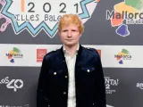 Ni más ni menos que Ed Sheeran se ha dejado ver en LOS40 Music Awards. El cantante pelirrojo cuenta con cuatro nominaciones, siendo uno de lo protagonistas de la noche.