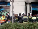 Cuatro personas han muerto este martes en un incendio en un local okupa de la plaza Tetuán de Barcelona. Dos de las víctimas mortales eran menores de edad, según han informado fuentes municipales.