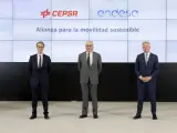 El todavía CEO de Cepsa, Philippe Boisseau, el presidente de Endesa, José Bogas, y el próximo CEO de la petrolera, Martin Wetselaar