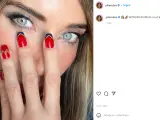 Pilar Rubio ha querido compartir con sus seguidores una manicura de lo más original, donde combina los colores rojo, azul y dorado, inspiradas en la superheroína Wonder Woman.